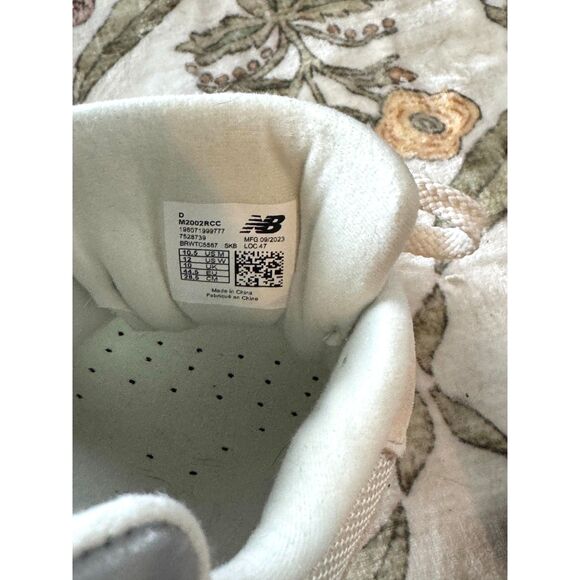 New Balance 2002R Calm Taupe Size M10.5 - Picture 6 of 6